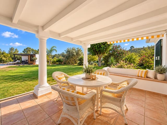 3 soverom Finca/Herregård til salgs i Mijas Costa, Mijas med svømmebasseng garasje - € 950 000 (Ref: 10078197)