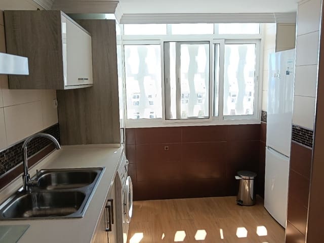 3 soveværelse Lejlighed til salg i San Pedro de Alcantara, Marbella - € 388.000 (Ref: 10081100)