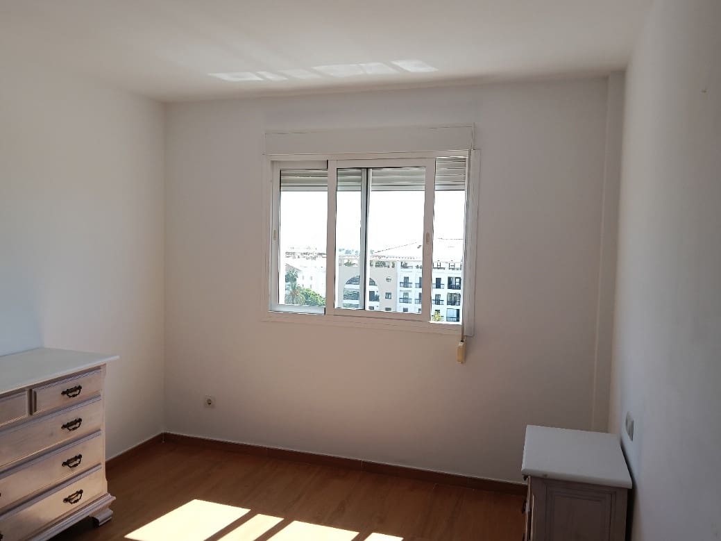 3 soveværelse Lejlighed til salg i San Pedro de Alcantara - € 388.000 (Ref: 10081100)