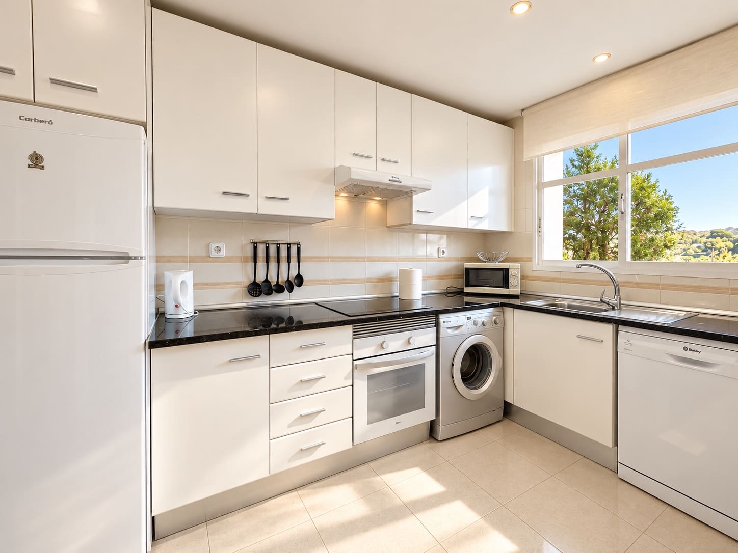 2 sypialnia Apartament na sprzedaż w Marbella z basenem garażem - 520 000 € (Ref: 10086081)