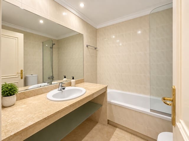 2 sypialnia Apartament na sprzedaż w Marbella z basenem garażem - 520 000 € (Ref: 10086081)