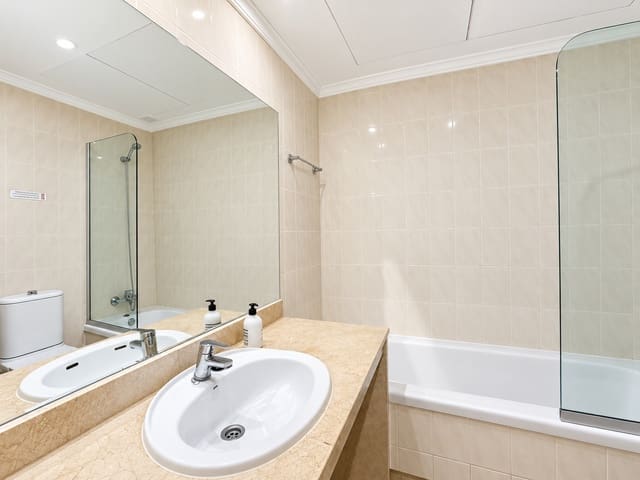 2 sypialnia Apartament na sprzedaż w Marbella z basenem garażem - 520 000 € (Ref: 10086081)