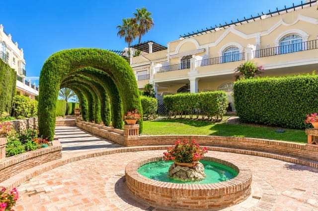 2 sypialnia Apartament na sprzedaż w Marbella z basenem garażem - 520 000 € (Ref: 10086081)