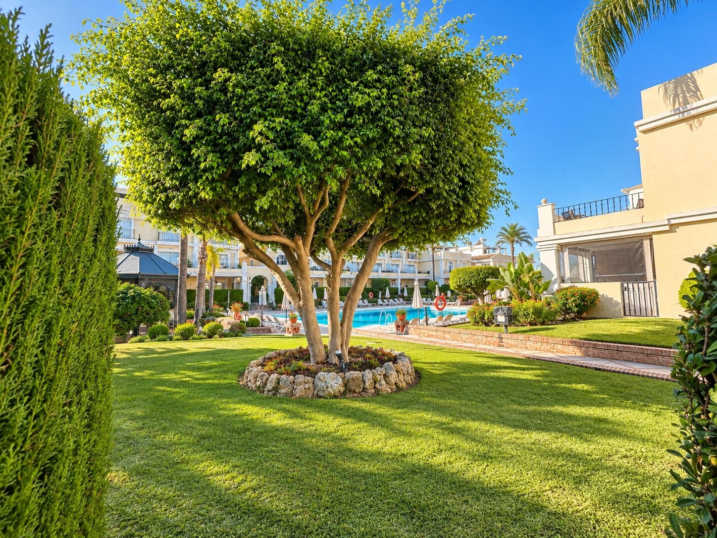 2 sypialnia Apartament na sprzedaż w Marbella z basenem garażem - 520 000 € (Ref: 10086081)