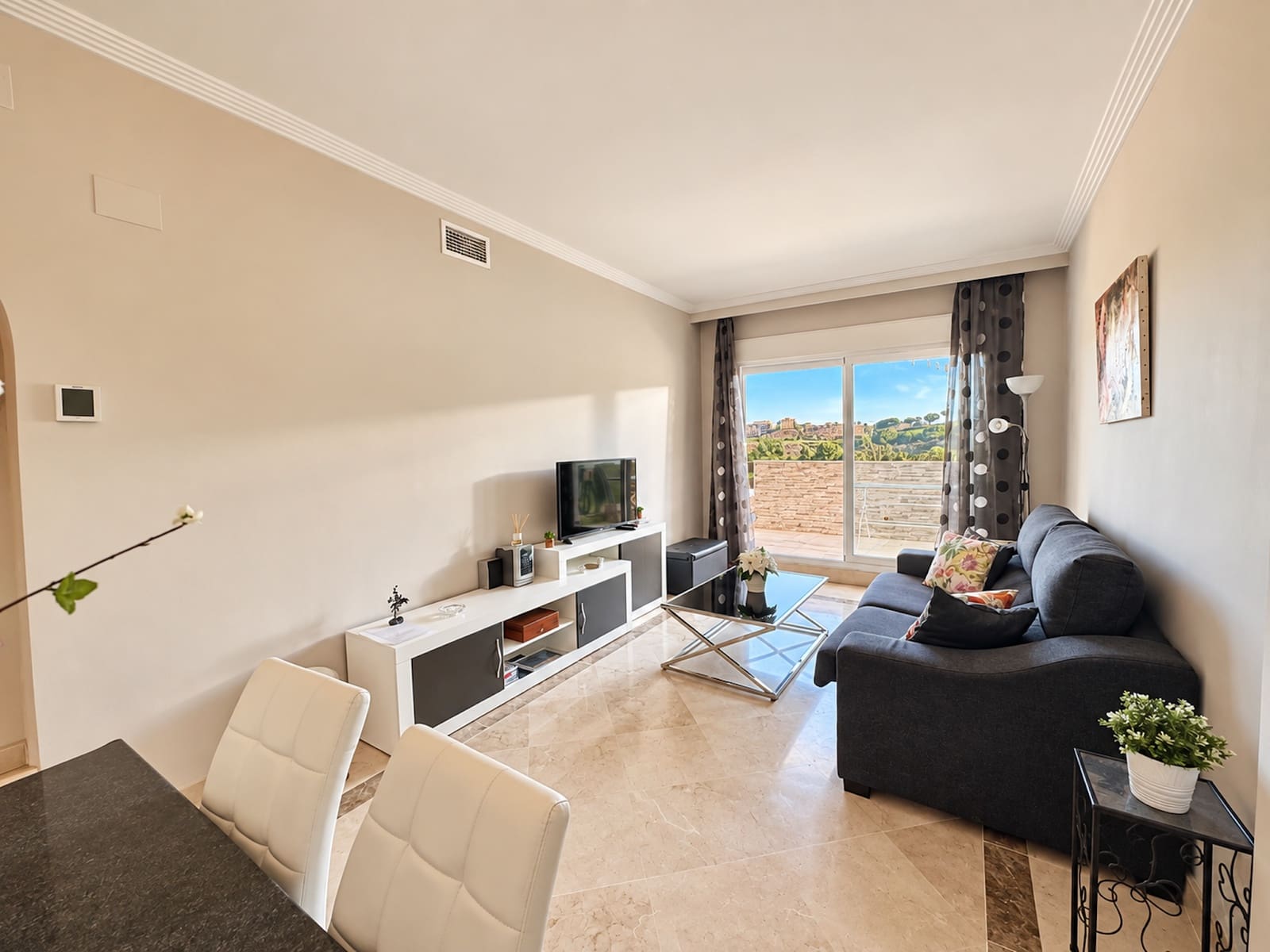 2 soverom Leilighet til salgs i La Cala de Mijas med svømmebasseng garasje - € 379 000 (Ref: 10086083)