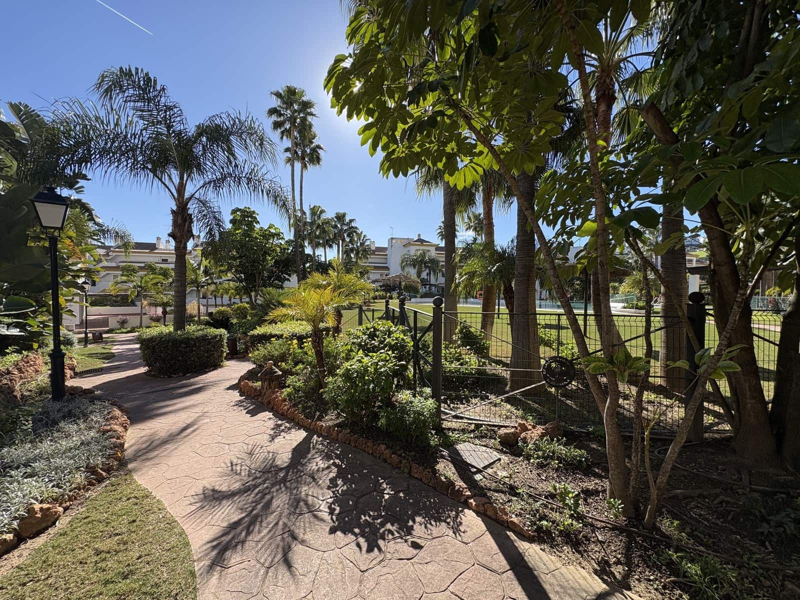 2 soverom Leilighet til salgs i La Cala de Mijas med svømmebasseng garasje - € 379 000 (Ref: 10086083)