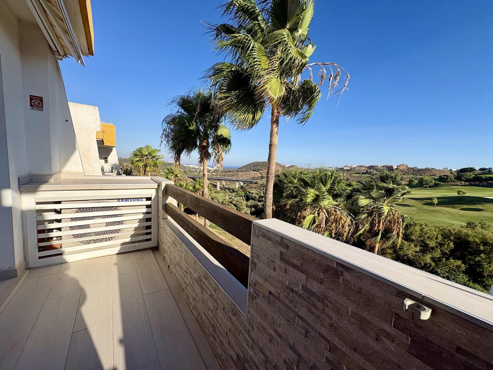 2 soverom Leilighet til salgs i La Cala de Mijas med svømmebasseng garasje - € 379 000 (Ref: 10086083)