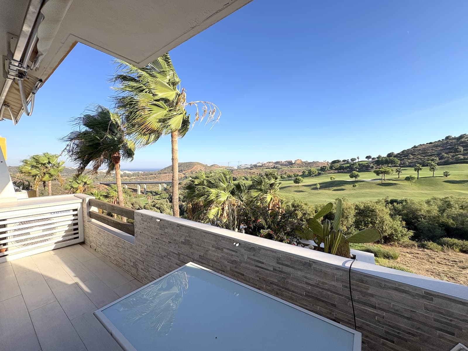 2 soverom Leilighet til salgs i La Cala de Mijas med svømmebasseng garasje - € 379 000 (Ref: 10086083)