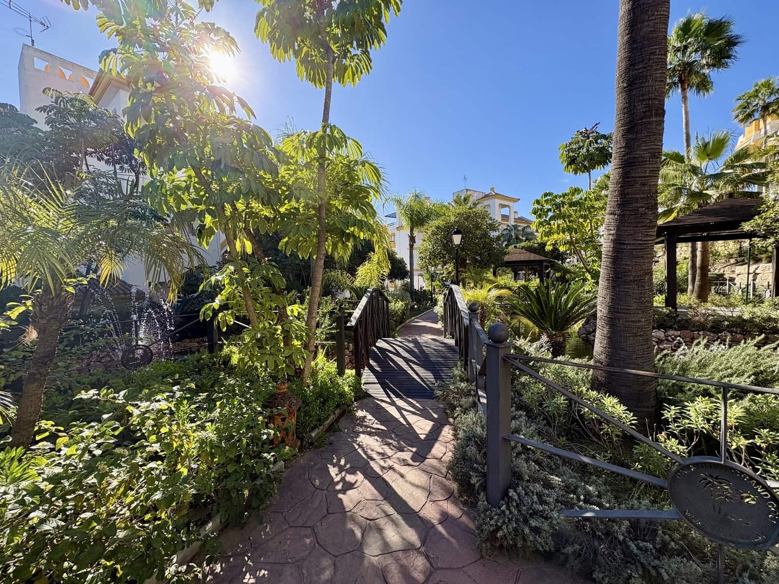 2 soverom Leilighet til salgs i La Cala de Mijas med svømmebasseng garasje - € 379 000 (Ref: 10086083)