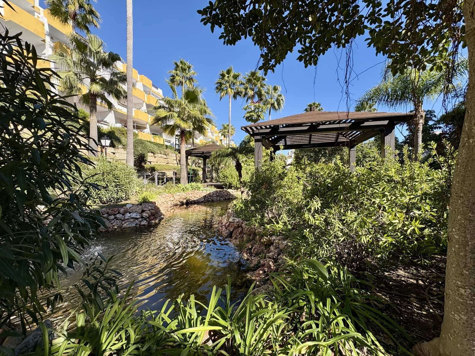 2 soverom Leilighet til salgs i La Cala de Mijas med svømmebasseng garasje - € 379 000 (Ref: 10086083)