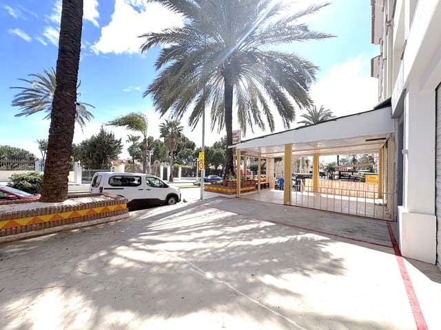 Local Comercial en Puerto Marina, Benalmádena en venta - 249.000 € (Ref: 10089579)