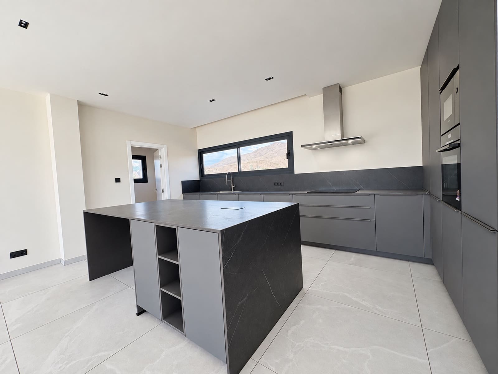 4 Zimmer Villa zu verkaufen in Mijas Costa mit Pool Garage - 3.300.000 € (Ref: 10098313)