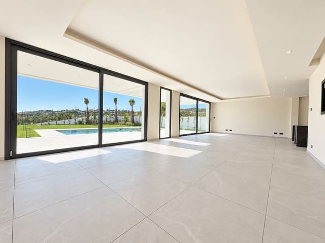 4 Zimmer Villa zu verkaufen in Mijas Costa, Mijas mit Pool Garage - 3.300.000 € (Ref: 10098313)