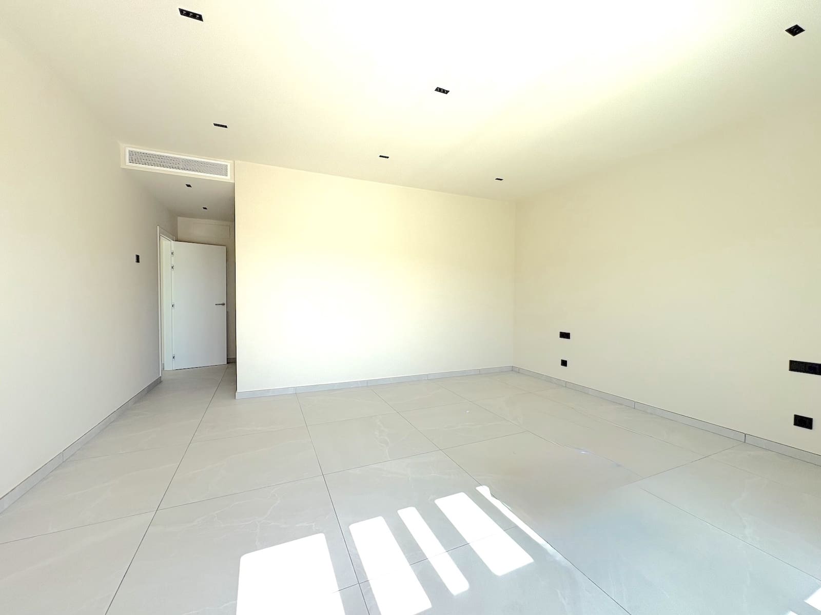 4 Zimmer Villa zu verkaufen in Mijas Costa mit Pool Garage - 3.300.000 € (Ref: 10098313)