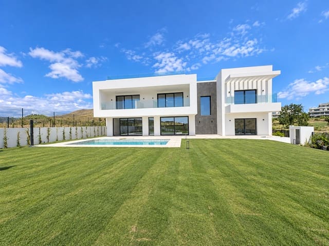 4 Zimmer Villa zu verkaufen in Mijas Costa, Mijas mit Pool Garage - 3.300.000 € (Ref: 10098313)