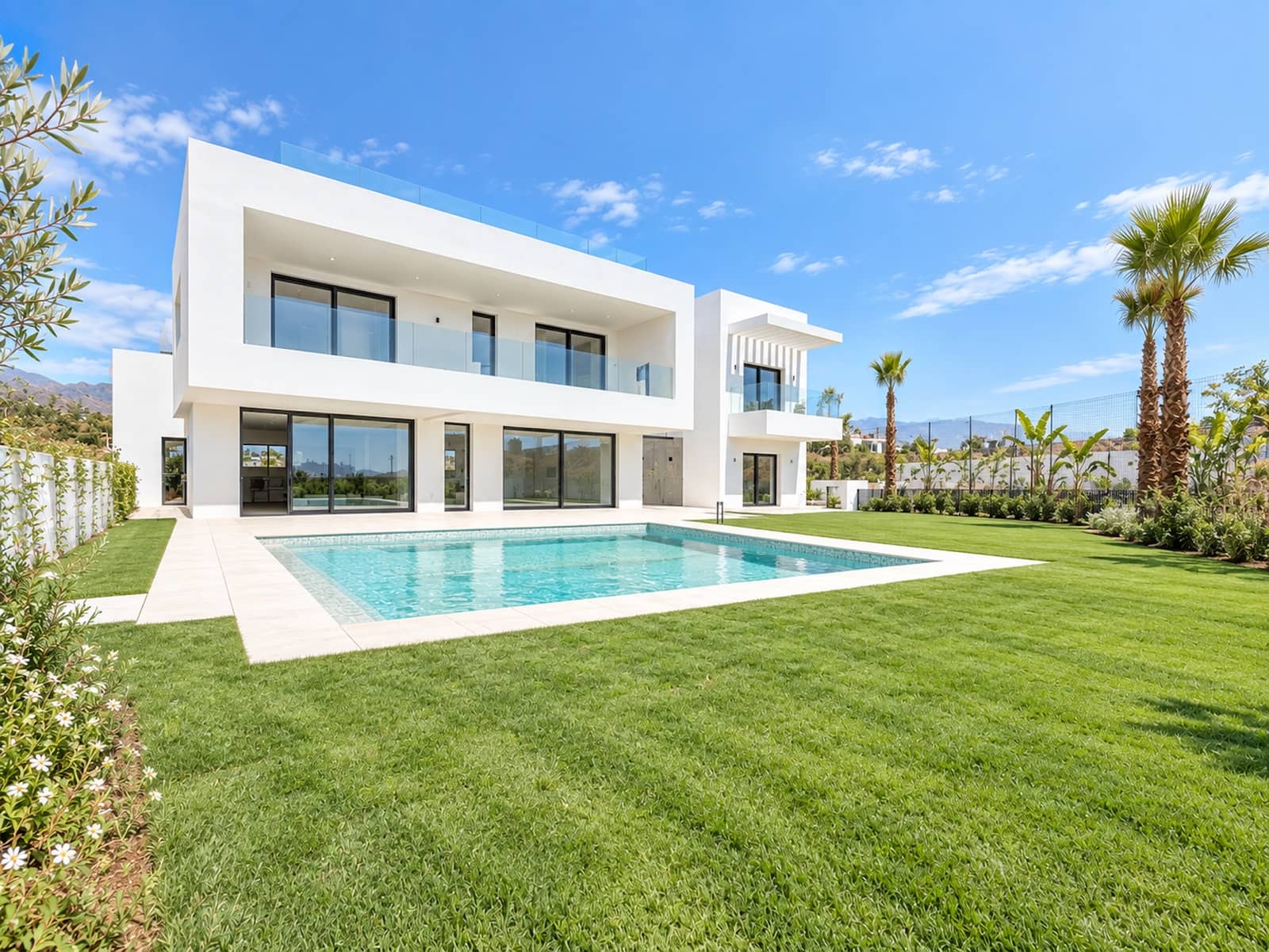 4 Zimmer Villa zu verkaufen in Mijas Costa mit Pool Garage - 3.300.000 € (Ref: 10098313)