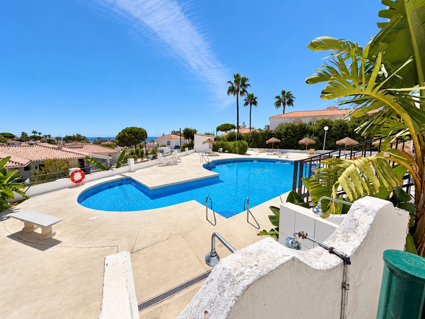3 bedroom Apartment for sale in El Faro with pool garage - € 415,000 (Ref: 10098314)