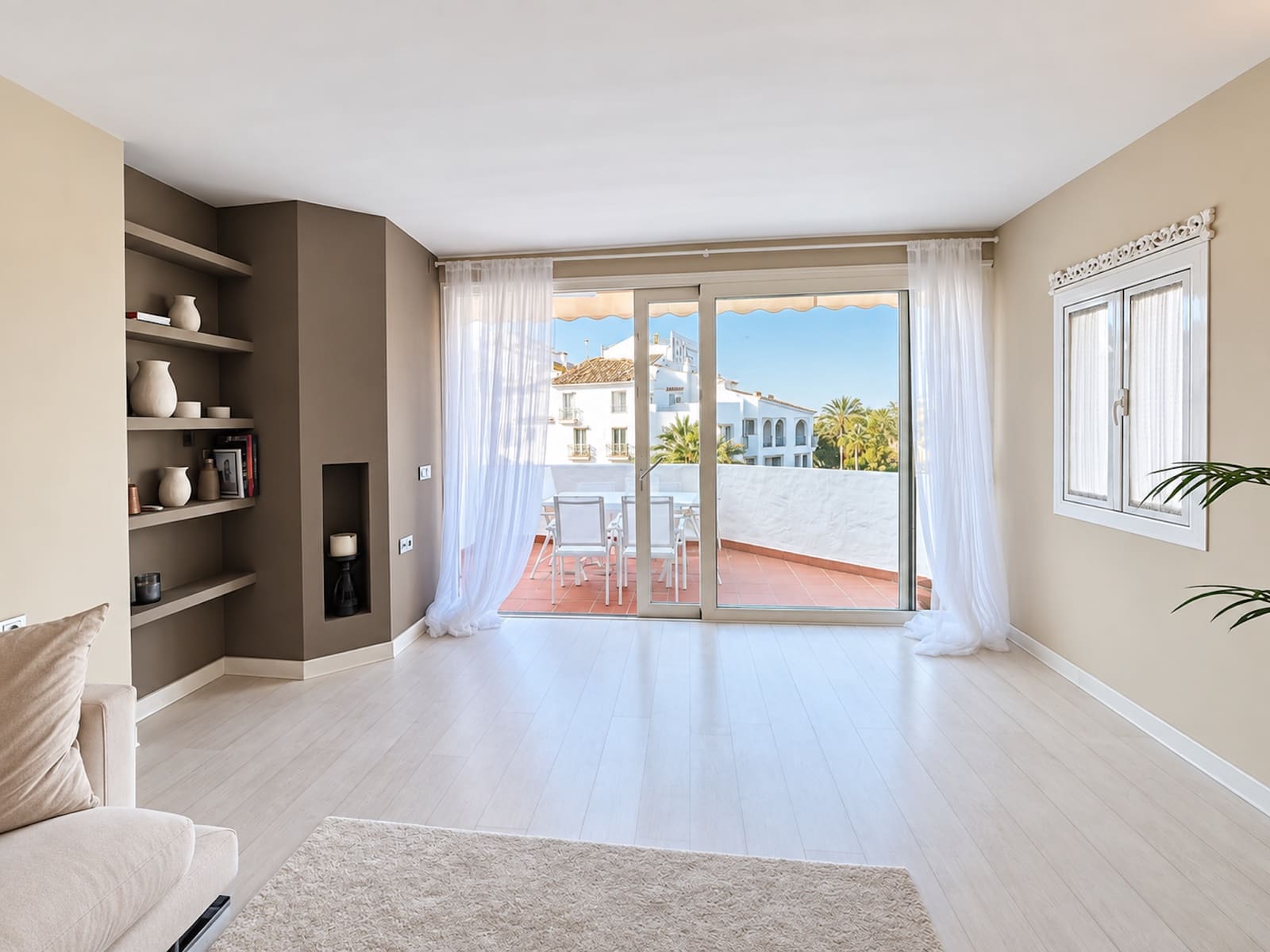 Apartamento de 3 habitaciones en Puerto Banus en venta con garaje - 1.095.000 € (Ref: 10098315)