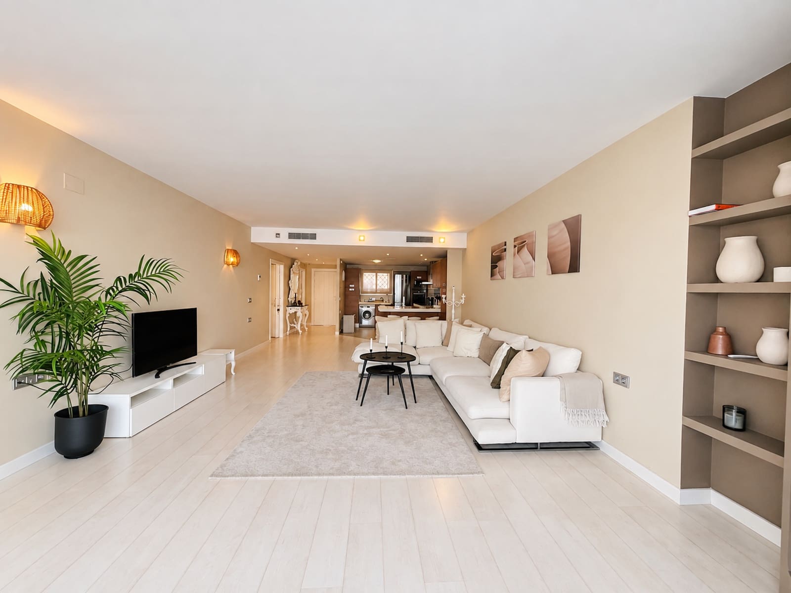 Apartamento de 3 habitaciones en Puerto Banus en venta con garaje - 1.095.000 € (Ref: 10098315)