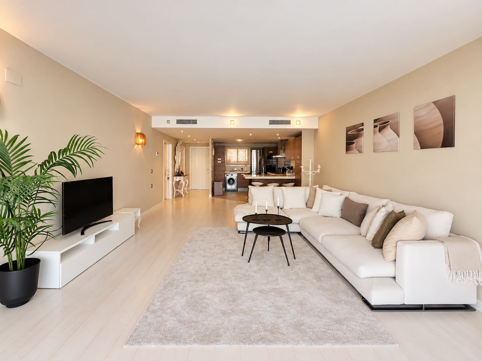 Apartamento de 3 habitaciones en Puerto Banus en venta con garaje - 1.095.000 € (Ref: 10098315)