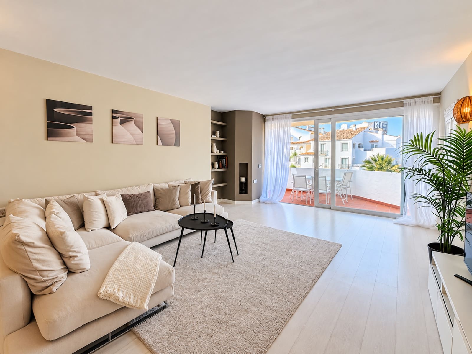 Apartamento de 3 habitaciones en Puerto Banus en venta con garaje - 1.095.000 € (Ref: 10098315)