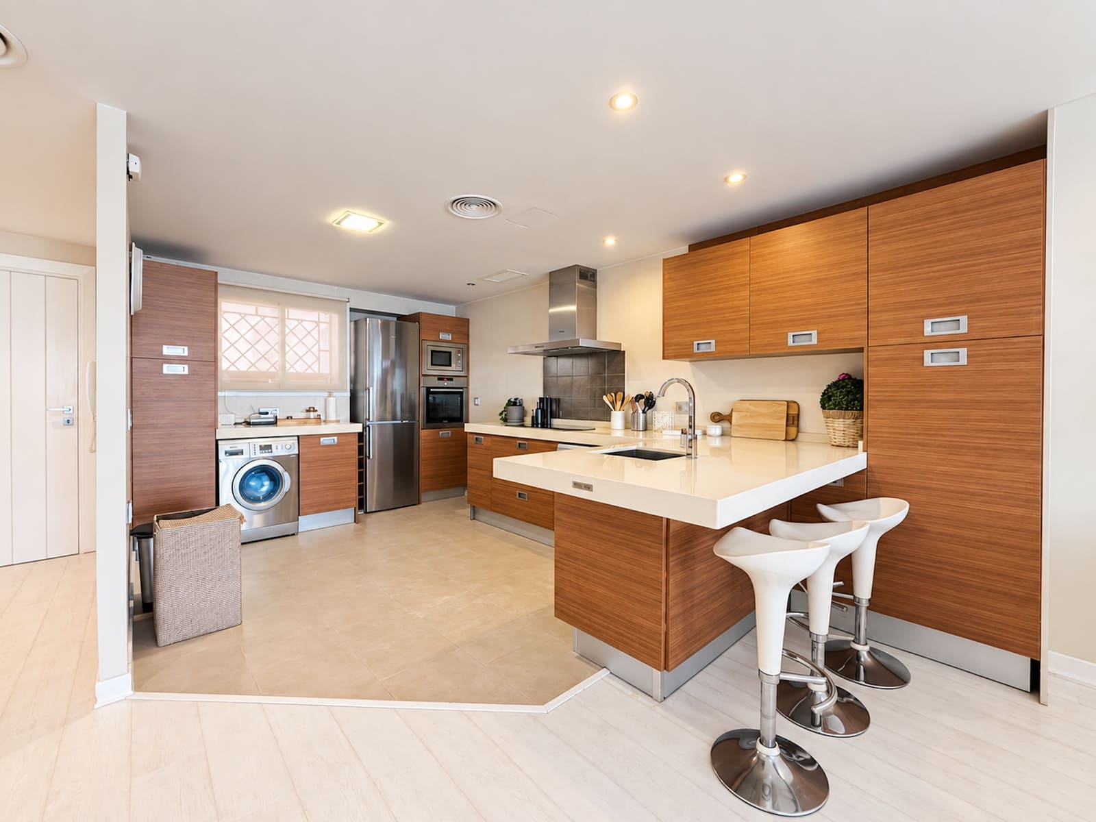 Apartamento de 3 habitaciones en Puerto Banus en venta con garaje - 1.095.000 € (Ref: 10098315)