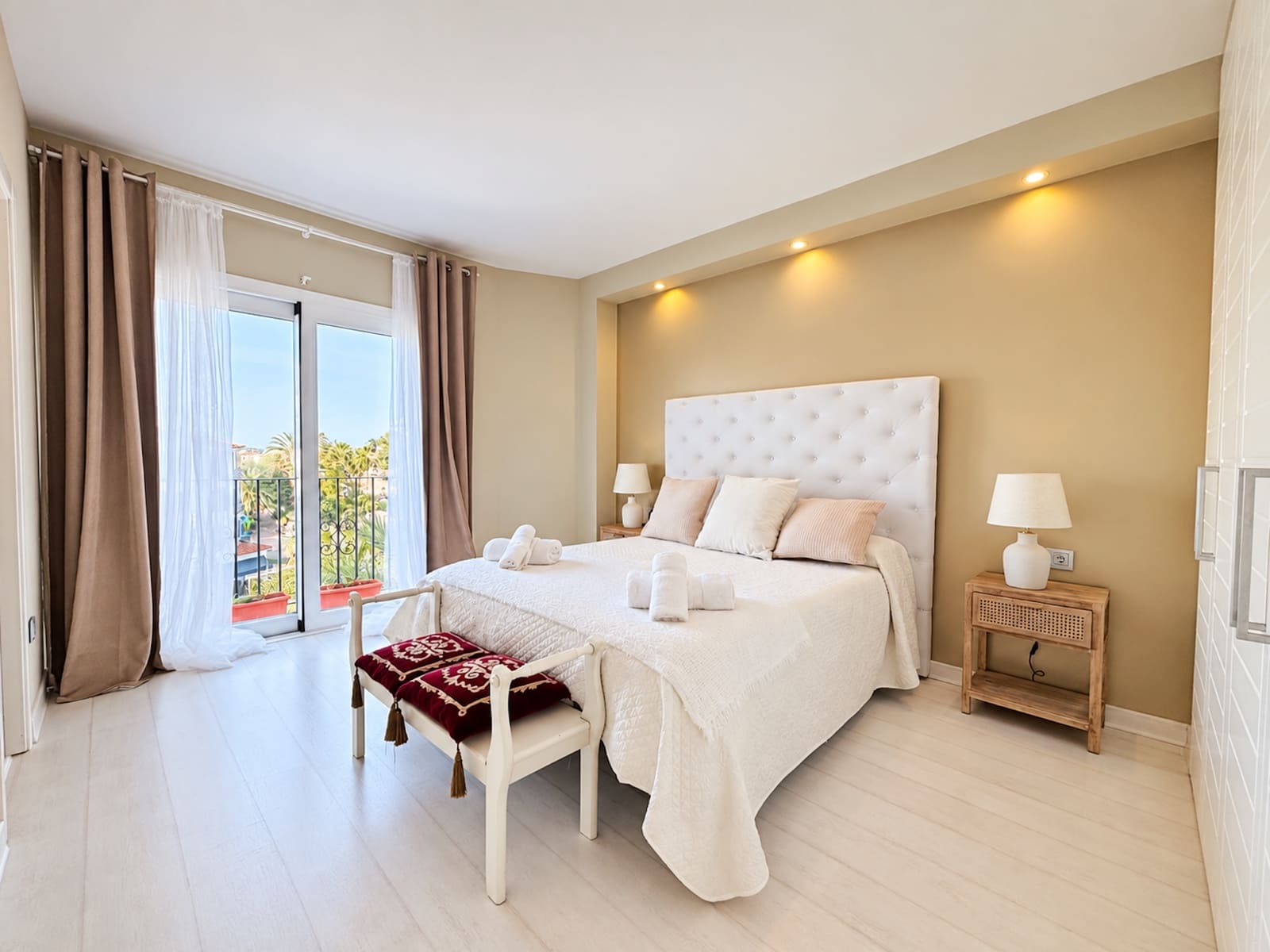 Apartamento de 3 habitaciones en Puerto Banus en venta con garaje - 1.095.000 € (Ref: 10098315)