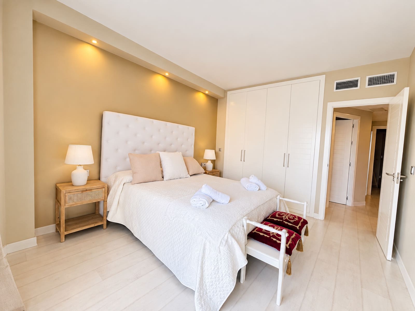 Apartamento de 3 habitaciones en Puerto Banus en venta con garaje - 1.095.000 € (Ref: 10098315)