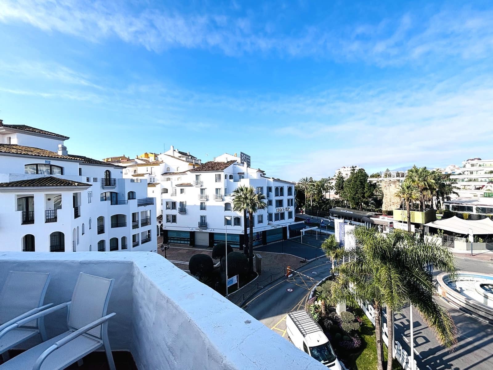 Apartamento de 3 habitaciones en Puerto Banus en venta con garaje - 1.095.000 € (Ref: 10098315)