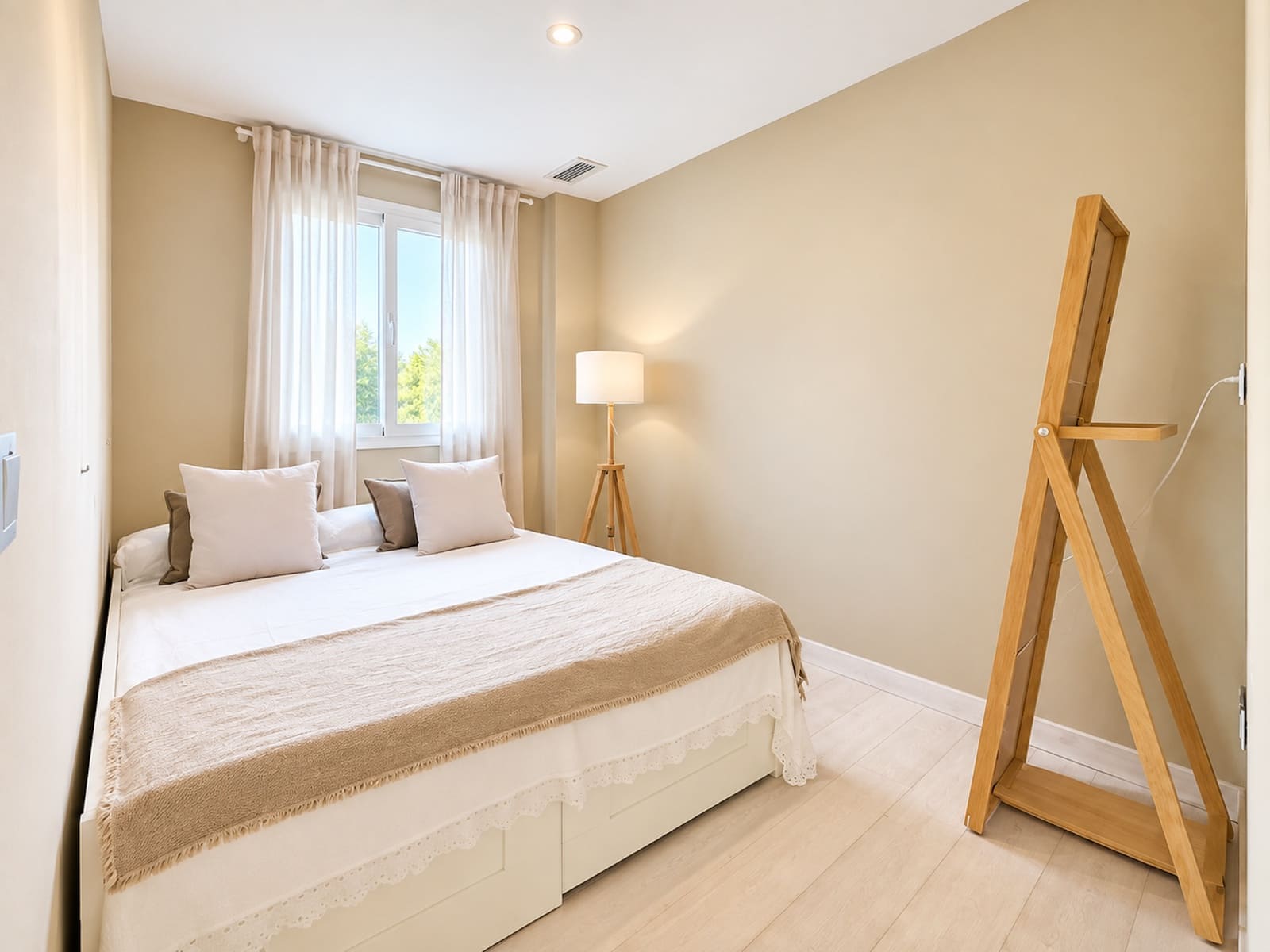 Apartamento de 3 habitaciones en Puerto Banus en venta con garaje - 1.095.000 € (Ref: 10098315)