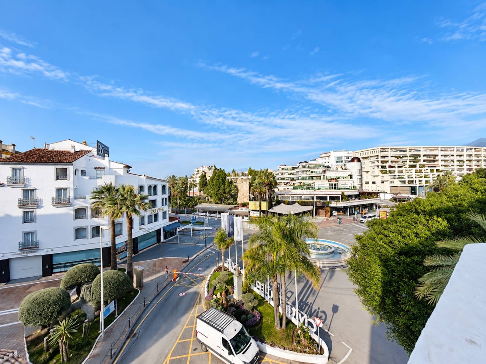 Apartamento de 3 habitaciones en Puerto Banus en venta con garaje - 1.095.000 € (Ref: 10098315)