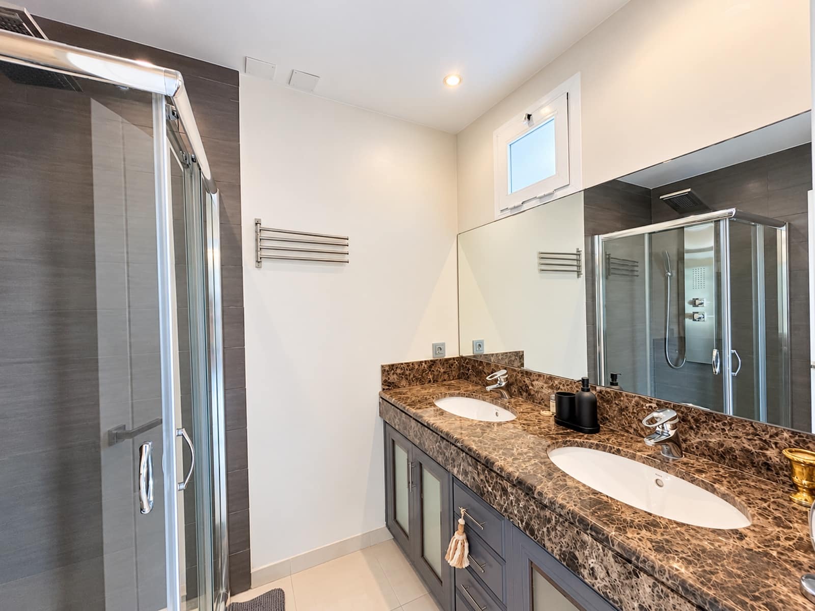 Apartamento de 3 habitaciones en Puerto Banus en venta con garaje - 1.095.000 € (Ref: 10098315)