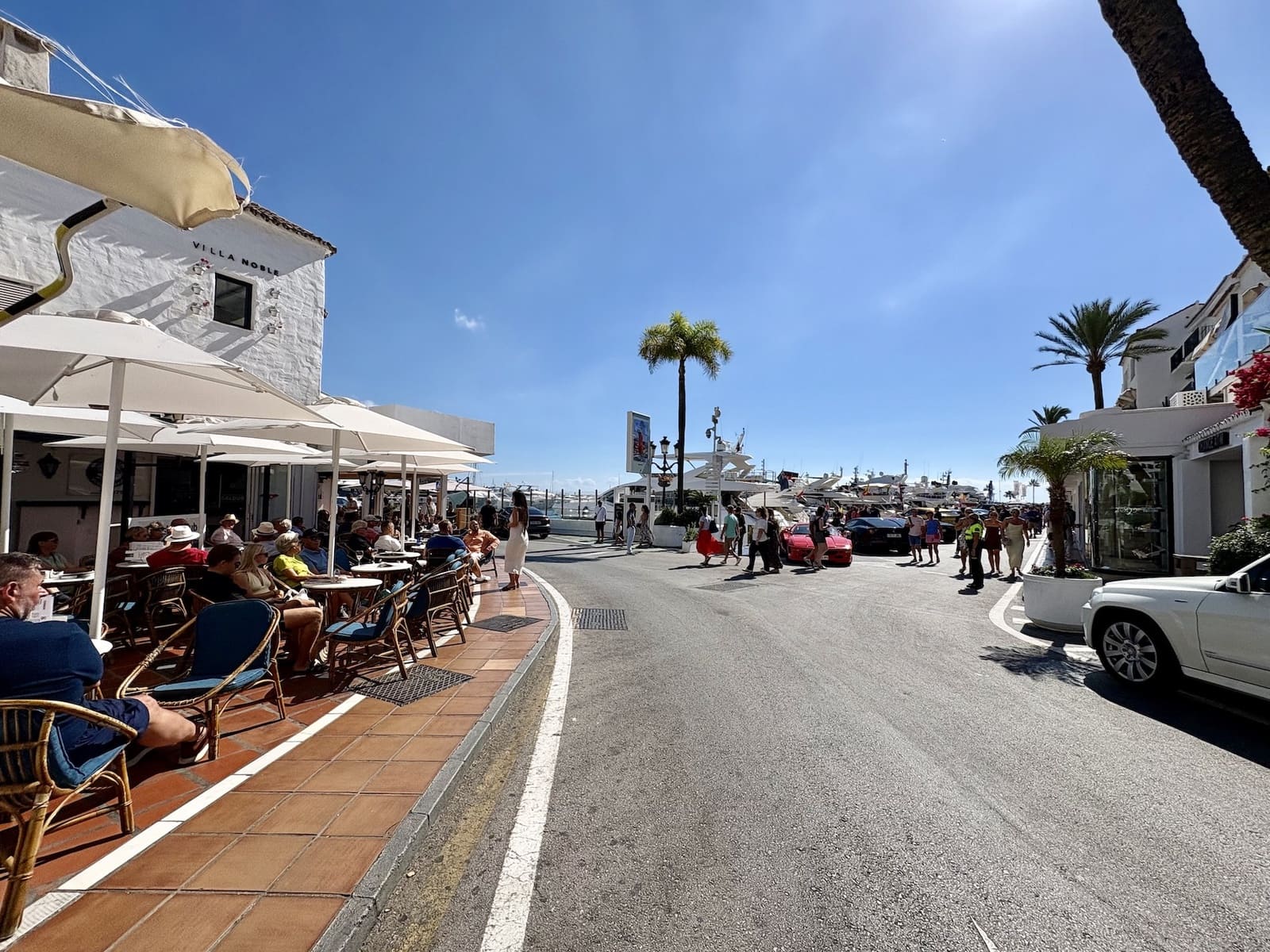 Apartamento de 3 habitaciones en Puerto Banus en venta con garaje - 1.095.000 € (Ref: 10098315)