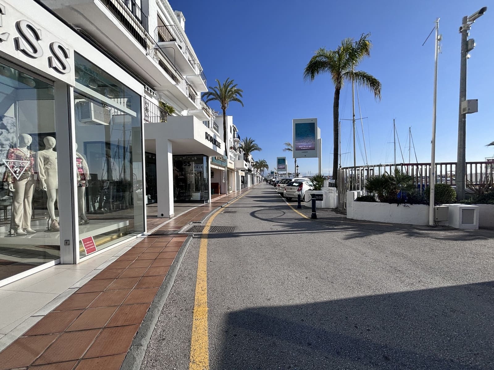 Apartamento de 3 habitaciones en Puerto Banus en venta con garaje - 1.095.000 € (Ref: 10098315)
