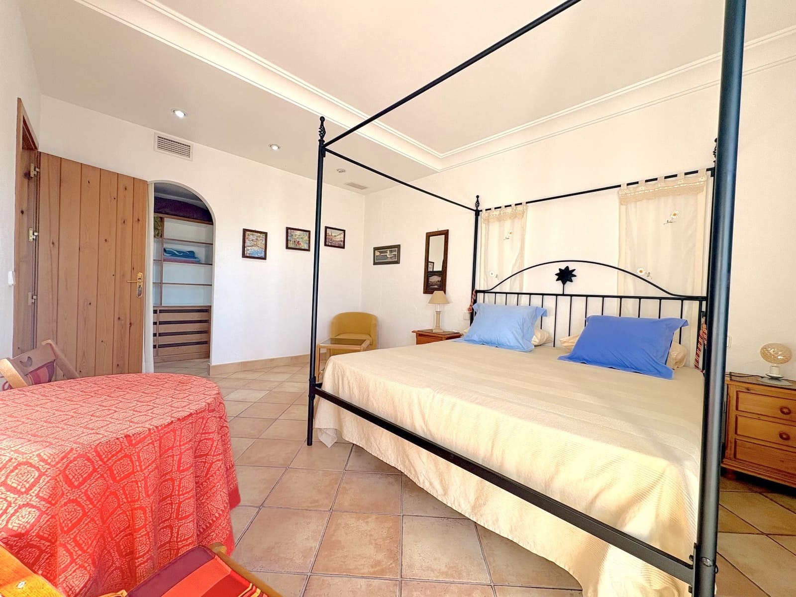 2 sovrum Lägenhet till salu i Puerto Banus - 819 000 € (Ref: 10098316)