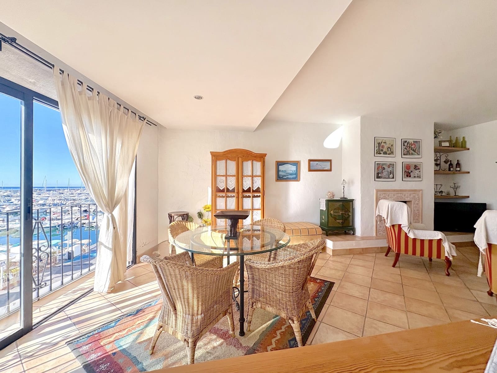 2 sovrum Lägenhet till salu i Puerto Banus - 819 000 € (Ref: 10098316)