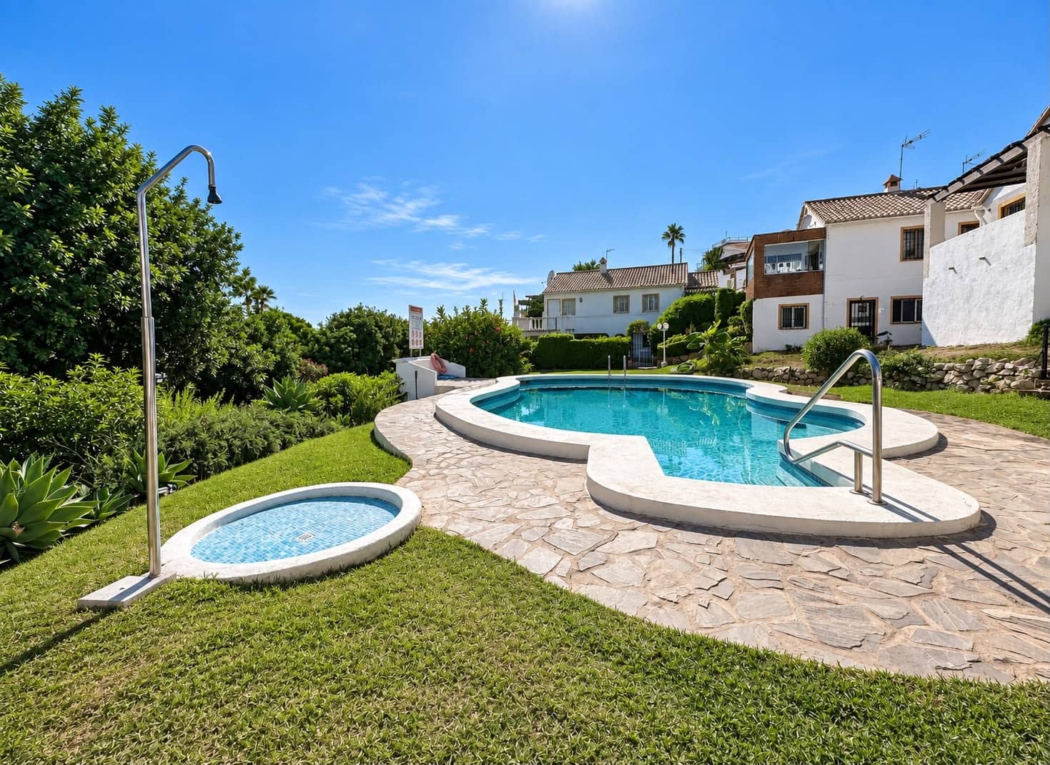 3 slaapkamer Villa te koop in El Faro met zwembad garage - € 500.000 (Ref: 10098318)