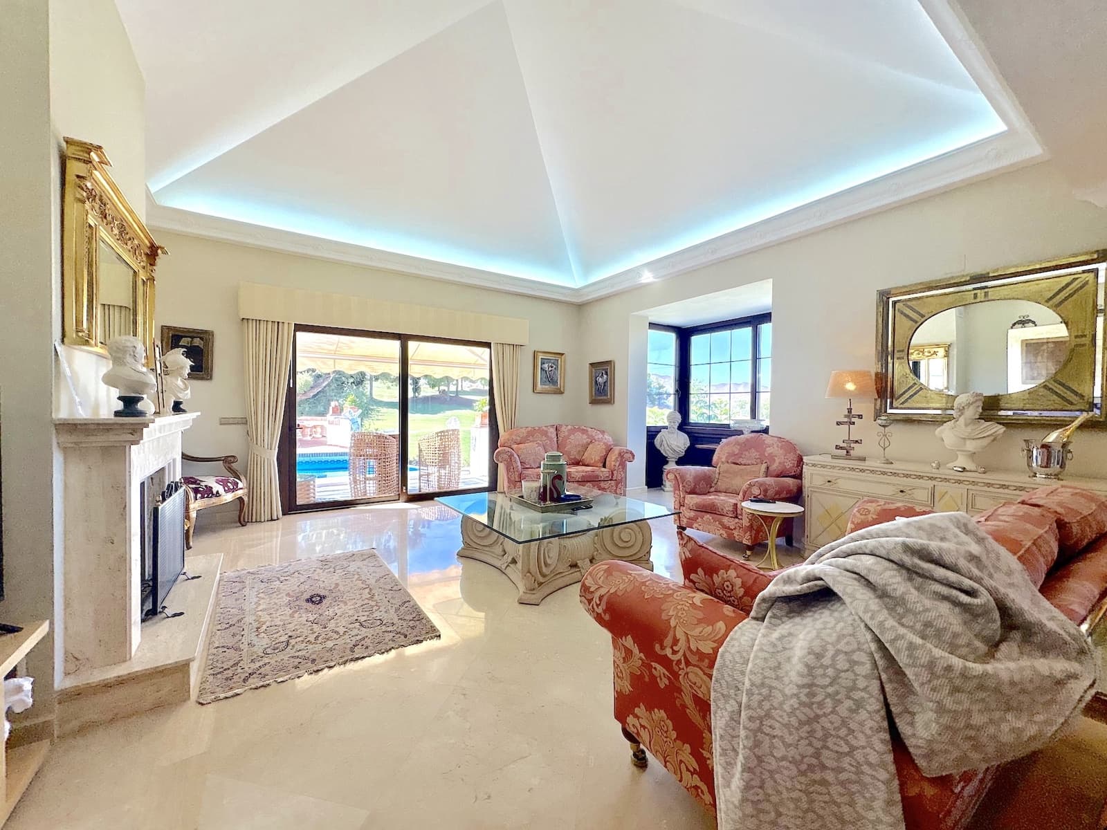 4 quarto Moradia para venda em Mijas Costa com piscina garagem - 1 895 000 € (Ref: 10102507)