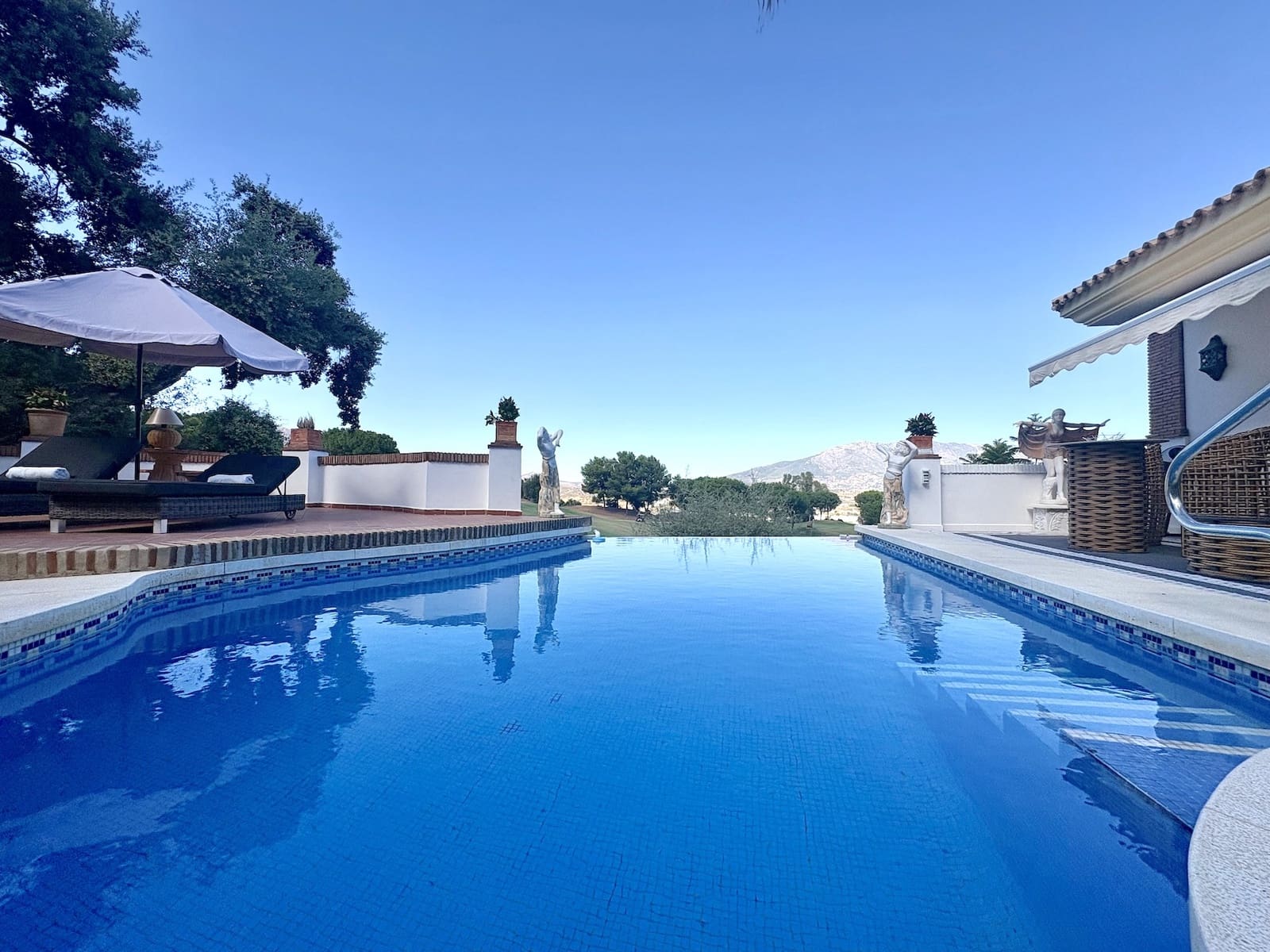4 quarto Moradia para venda em Mijas Costa com piscina garagem - 1 895 000 € (Ref: 10102507)