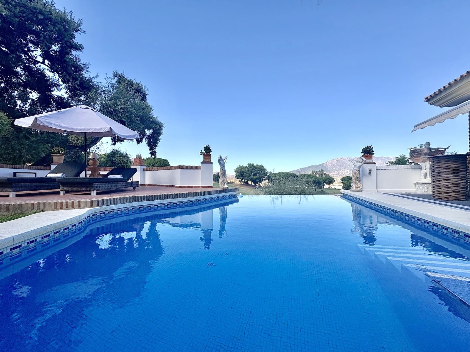 4 quarto Moradia para venda em Mijas Costa com piscina garagem - 1 895 000 € (Ref: 10102507)