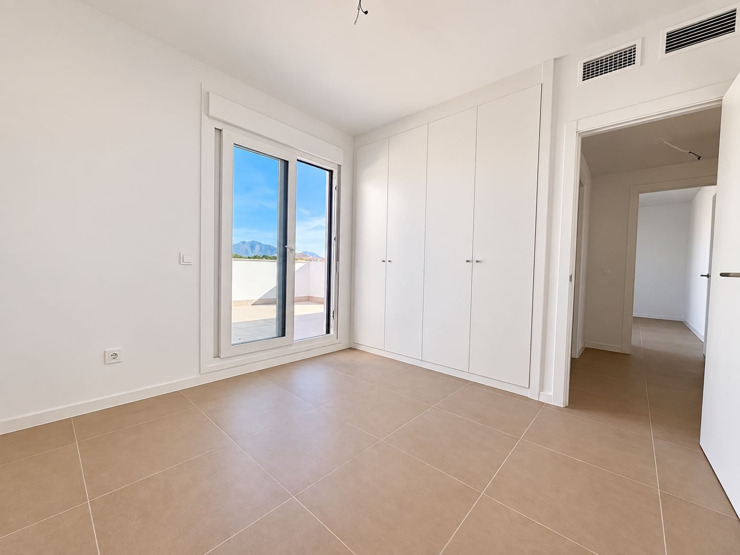 Ático de 3 habitaciones en Mijas Costa en venta con piscina garaje - 880.000 € (Ref: 10109637)