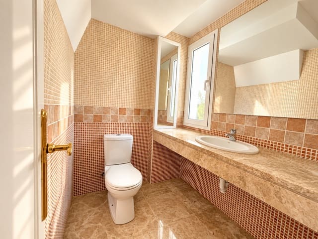 3 slaapkamer Huis te koop in Marbella met zwembad garage - € 650.000 (Ref: 10115719)