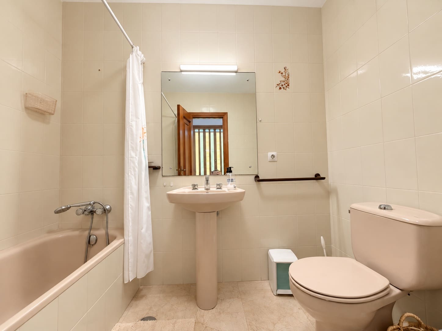 3 bedroom Villa for sale in Estepona with garage - € 1,180,000 (Ref: 10115721)