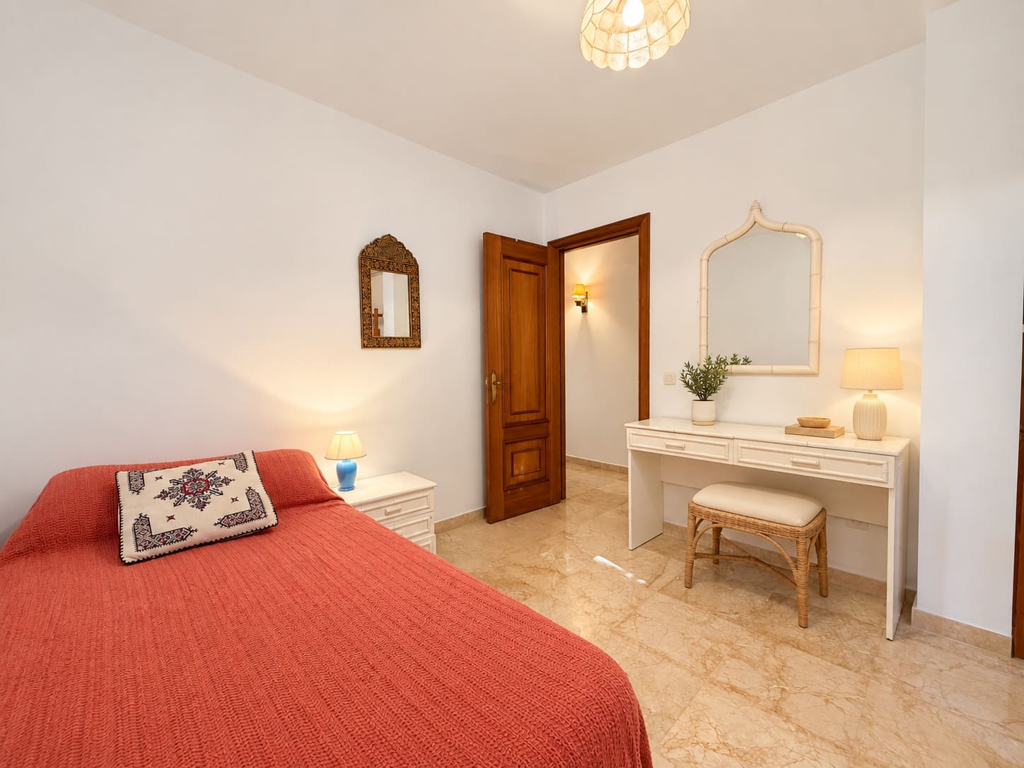 3 bedroom Villa for sale in Estepona with garage - € 1,180,000 (Ref: 10115721)