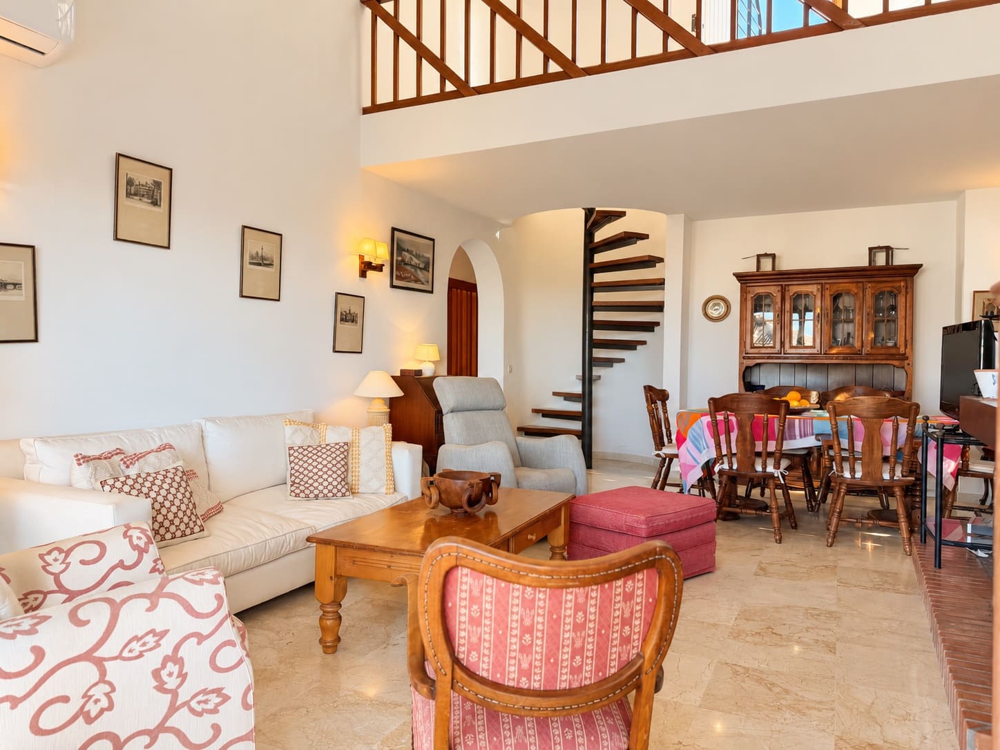 3 bedroom Villa for sale in Estepona with garage - € 1,180,000 (Ref: 10115721)