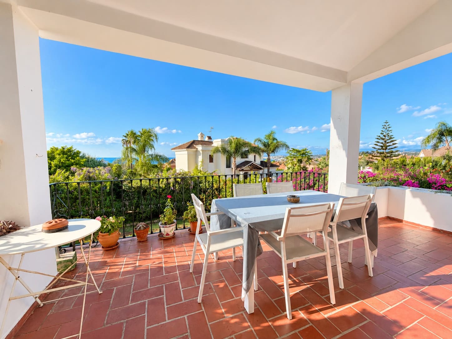 3 bedroom Villa for sale in Estepona with garage - € 1,180,000 (Ref: 10115721)