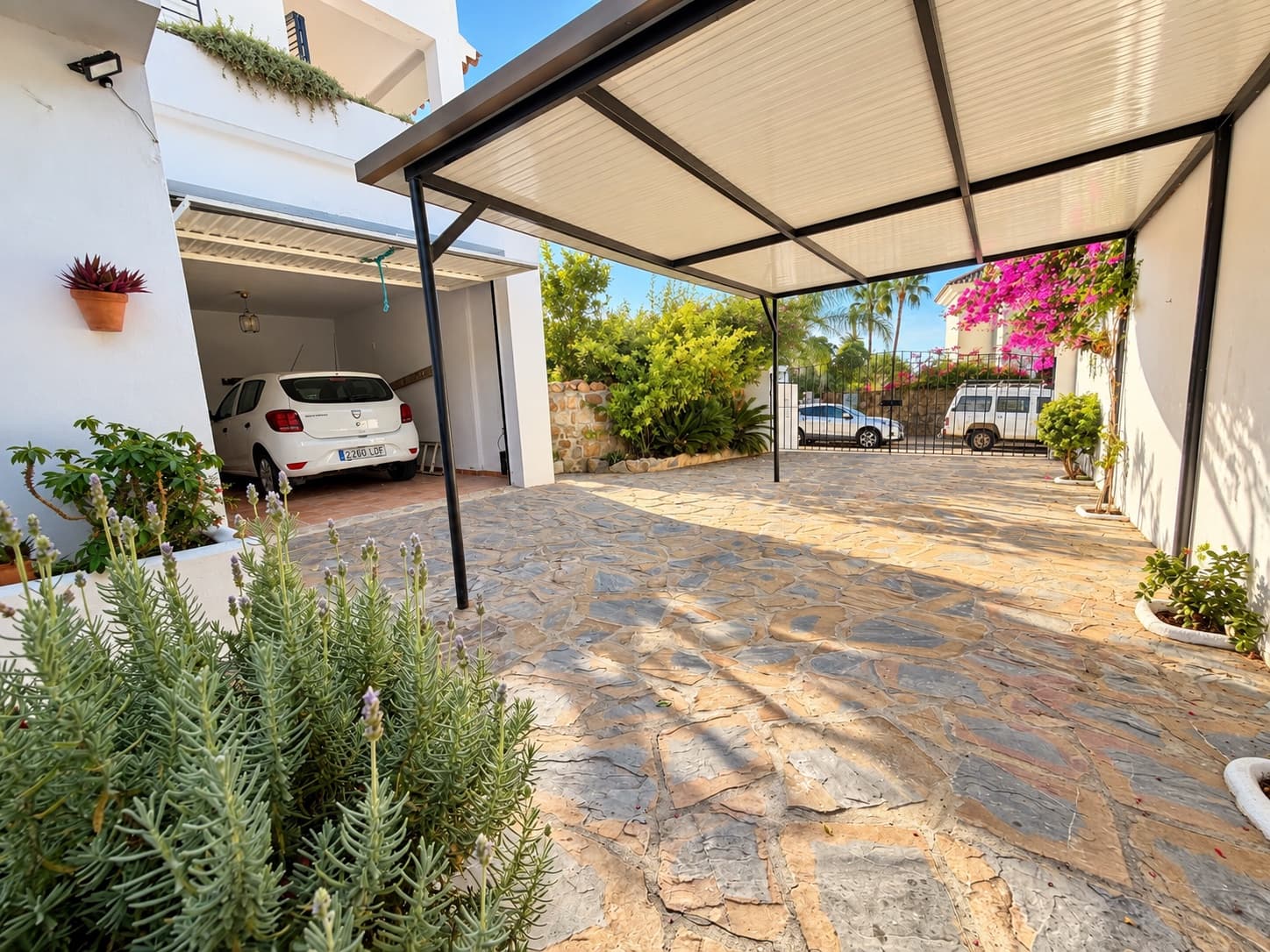 3 bedroom Villa for sale in Estepona with garage - € 1,180,000 (Ref: 10115721)