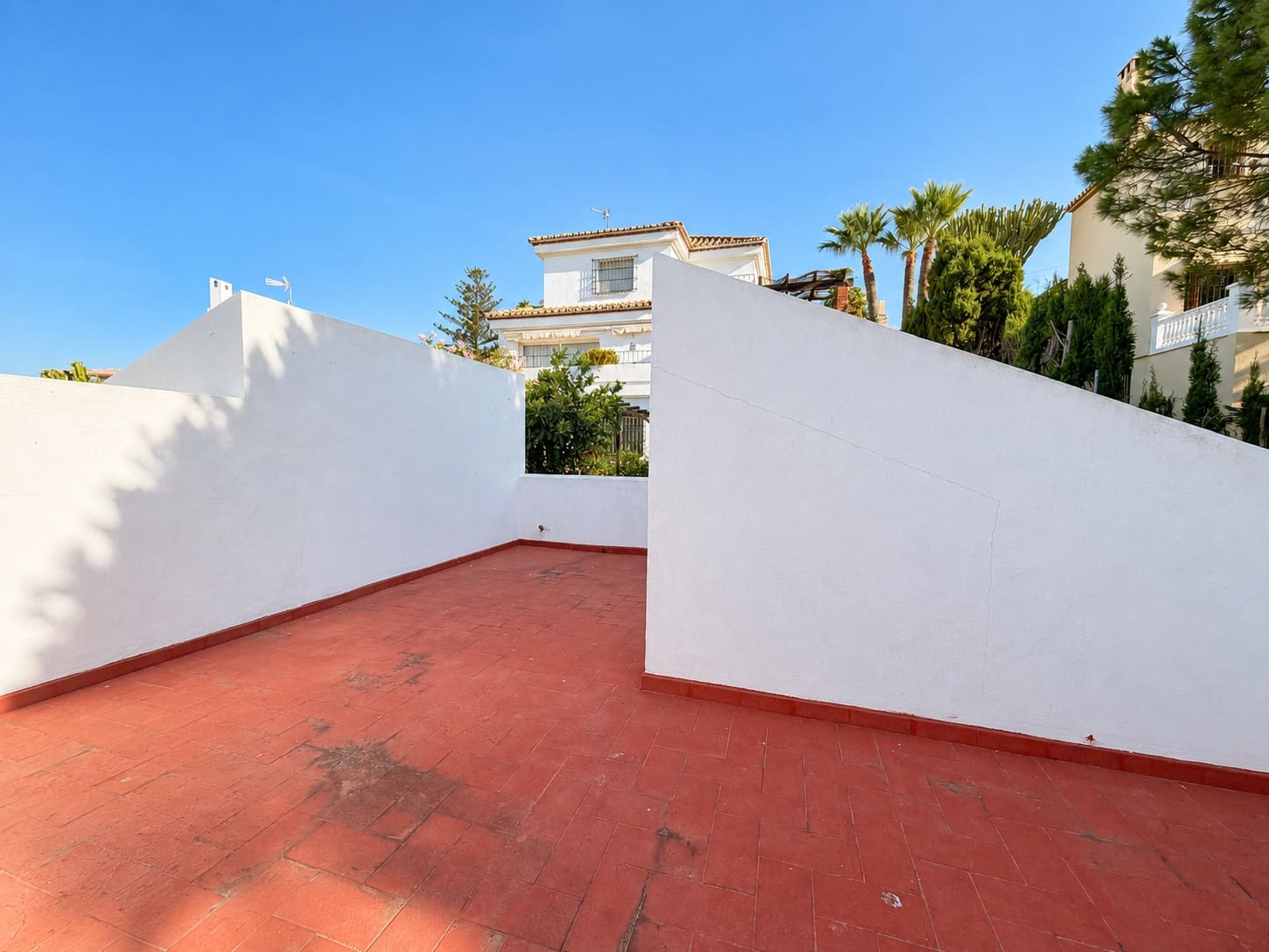 3 bedroom Villa for sale in Estepona with garage - € 1,180,000 (Ref: 10115721)