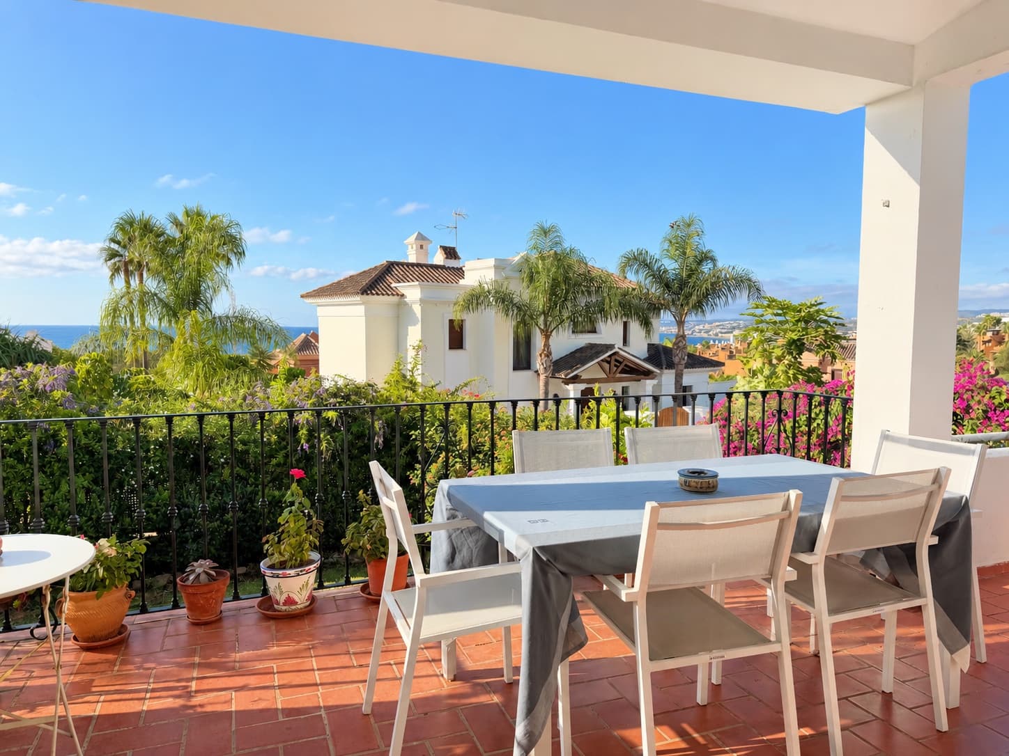 3 bedroom Villa for sale in Estepona with garage - € 1,180,000 (Ref: 10115721)