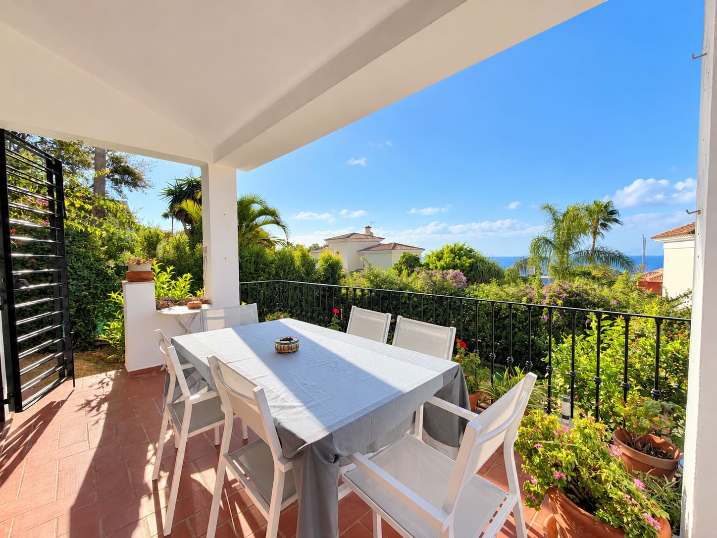 3 bedroom Villa for sale in Estepona with garage - € 1,180,000 (Ref: 10115721)